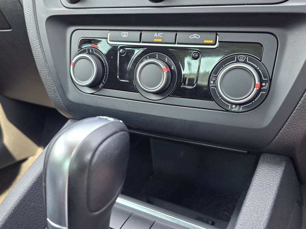 Volkswagen Jetta Black #18