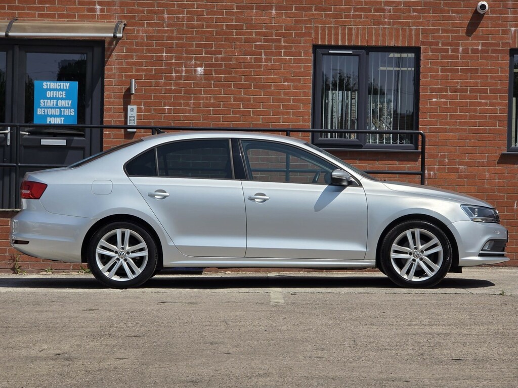 Volkswagen Jetta Black #7
