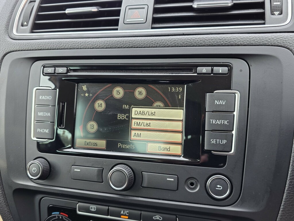 Volkswagen Jetta Black #17