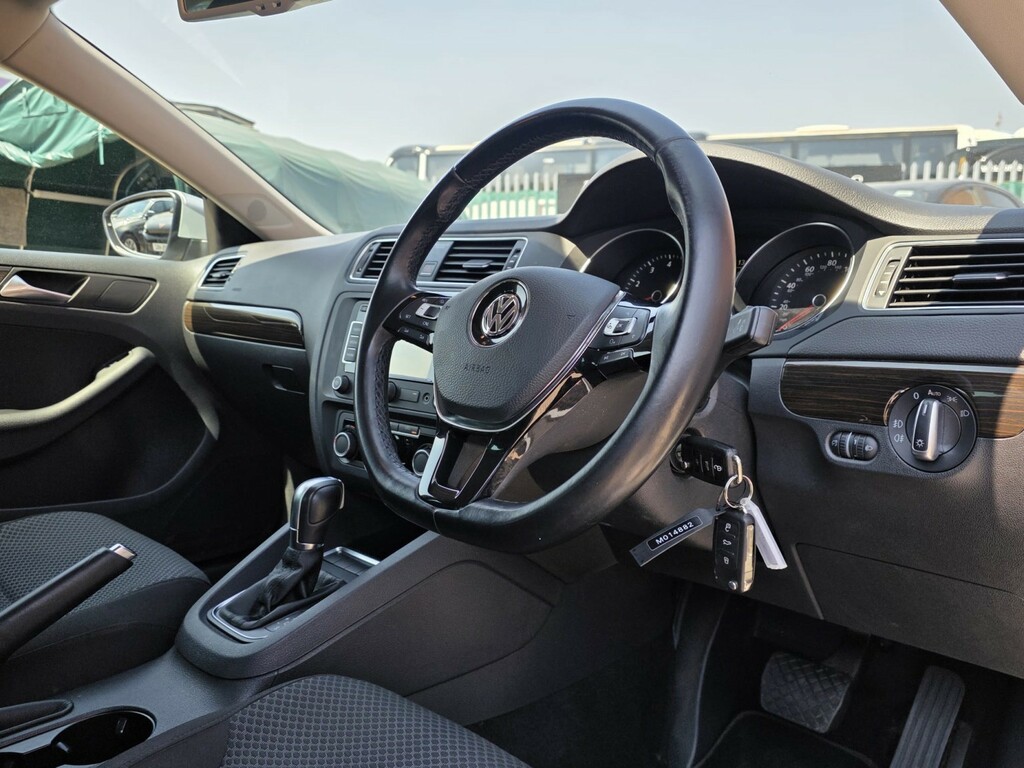 Volkswagen Jetta Black #12