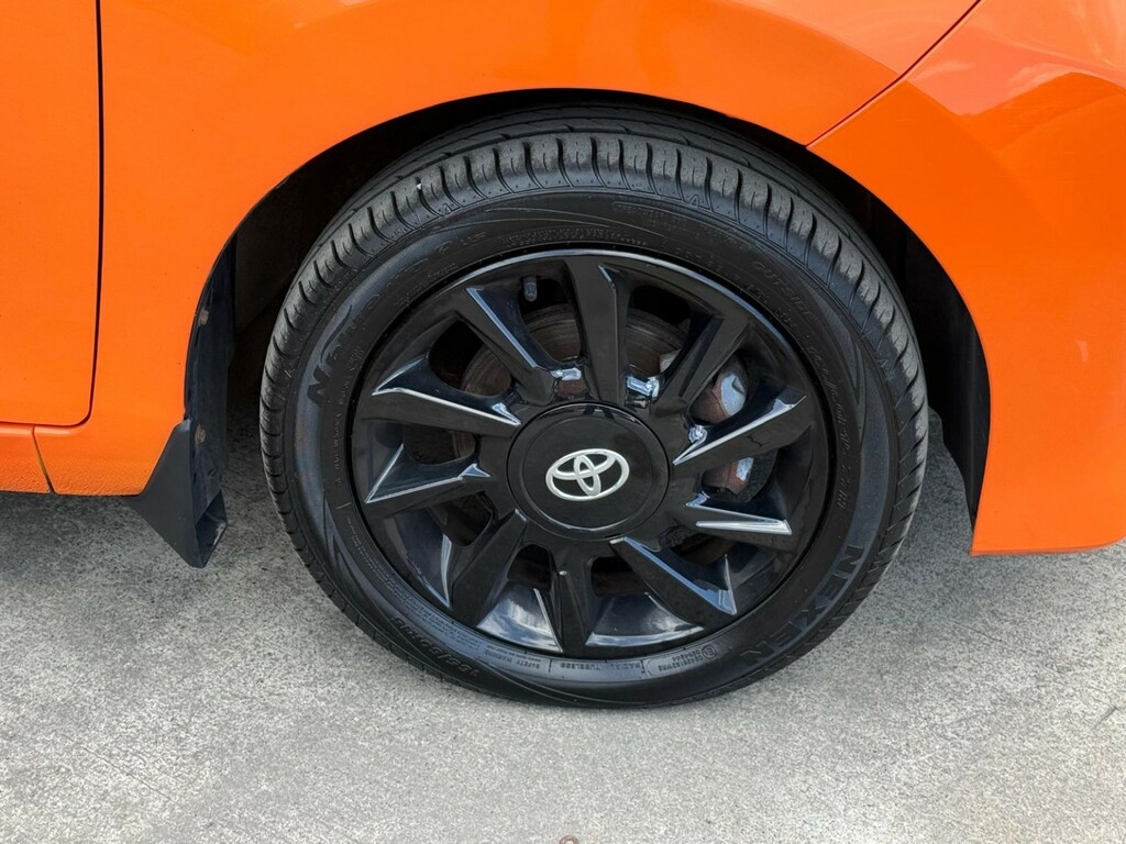 Toyota Aygo 1.0 Vvt-i X-cite YW19UGJ Orange #5