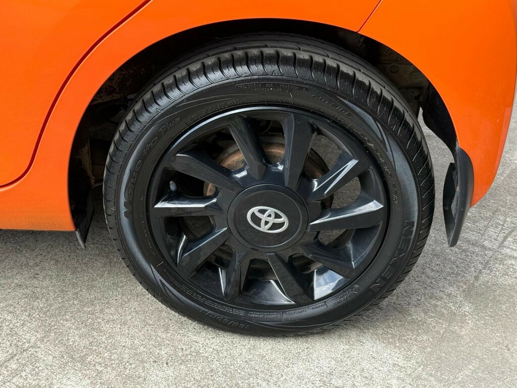 Toyota Aygo 1.0 Vvt-i X-cite YW19UGJ Orange #6