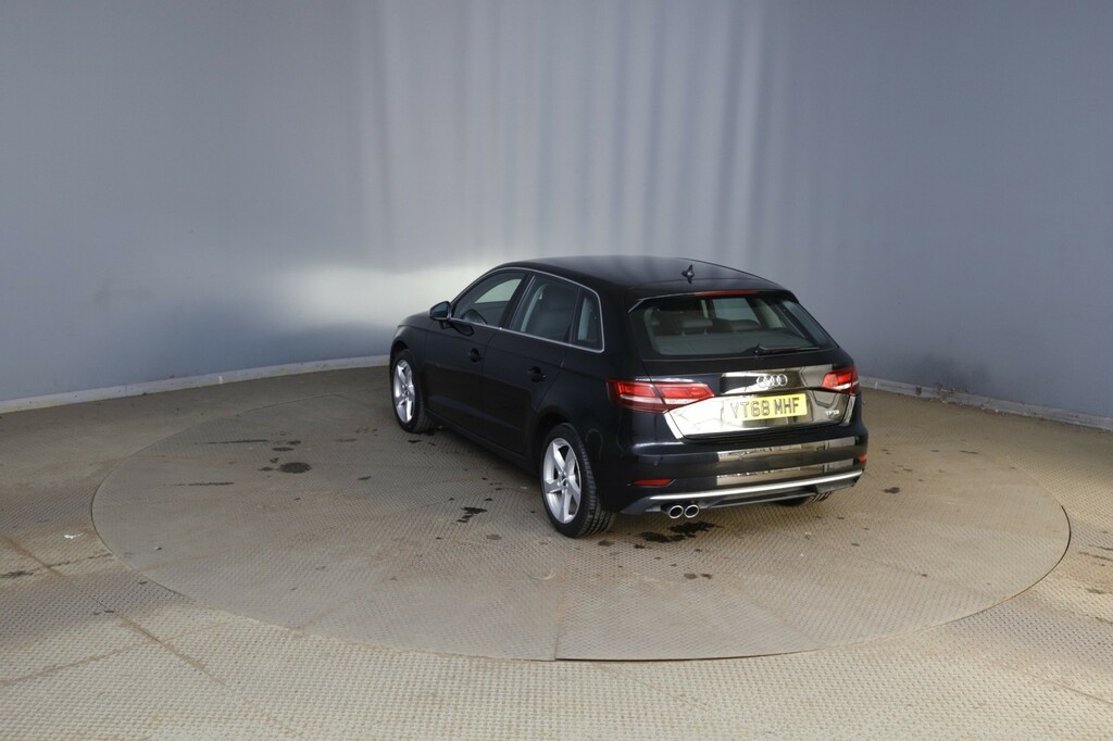 Audi A3 1.5 Tfsi Cod 35 Sport YT68MHF Black #4