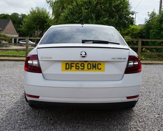 Skoda Octavia Tdi Scr Sportline Hatchback DF69OMC White #5