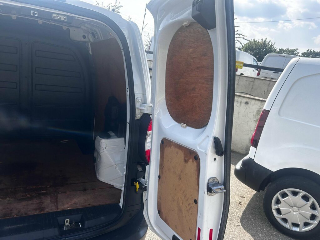 Ford Transit Courier Mpv Silver #26