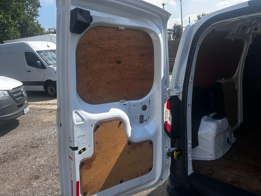 Ford Transit Courier Mpv Silver #28