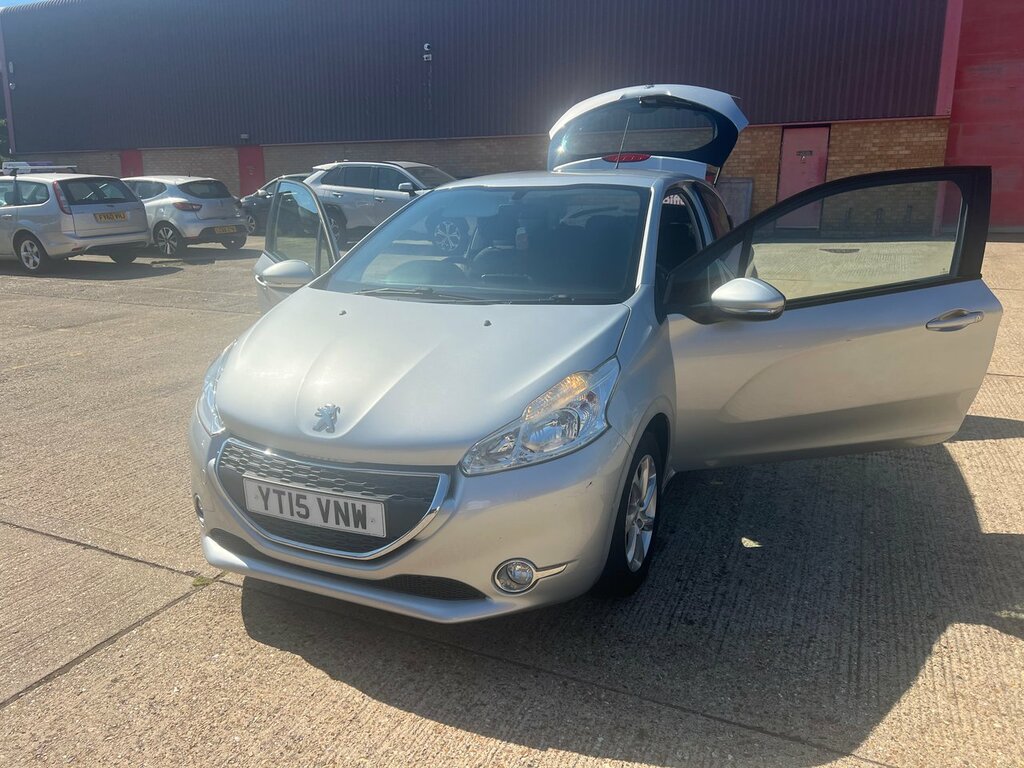 Peugeot 208 1.6 Thp Gti Prestige 208 Bhp Pan Roof White #28