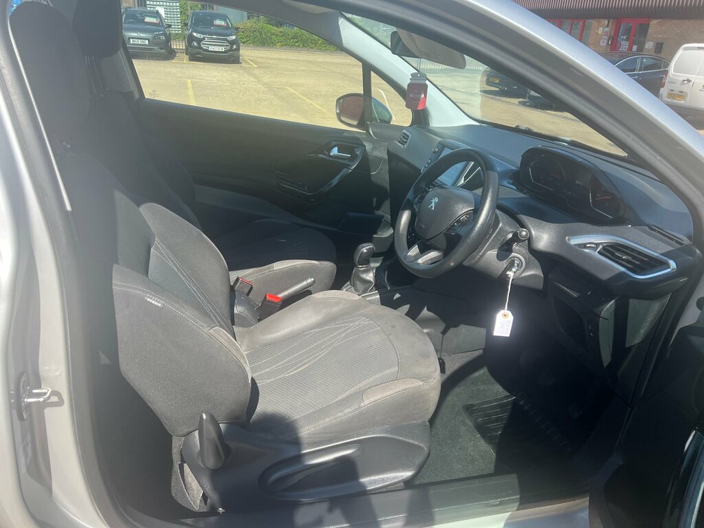 Peugeot 208 1.6 Thp Gti Prestige 208 Bhp Pan Roof White #9