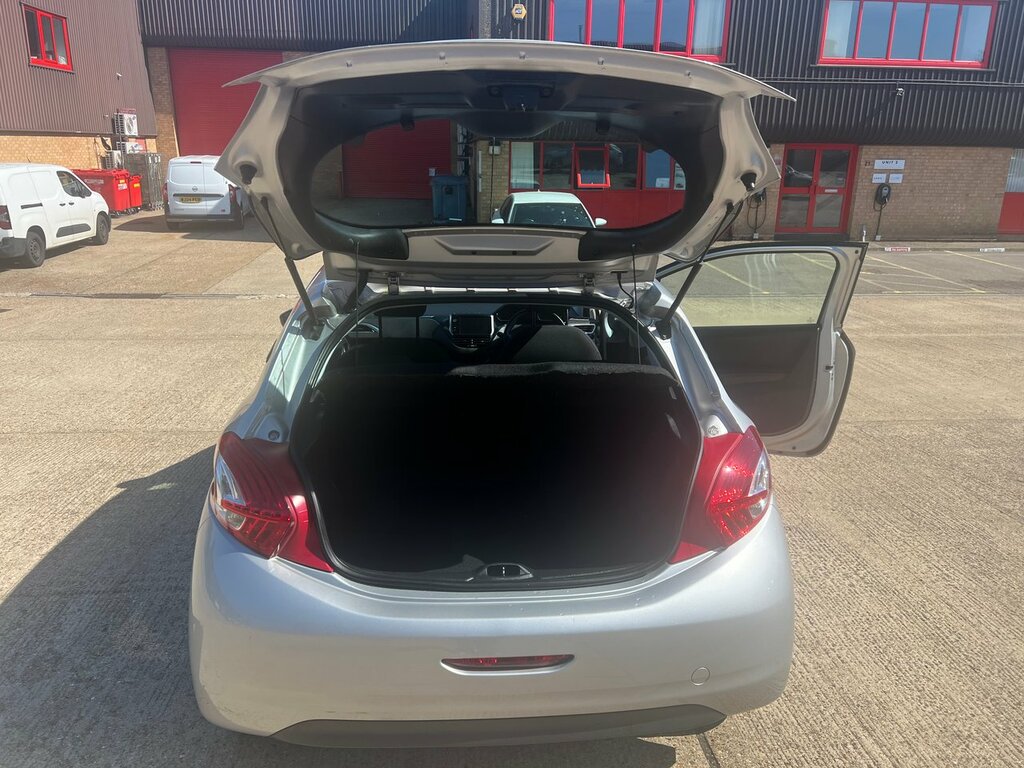 Peugeot 208 1.6 Thp Gti Prestige 208 Bhp Pan Roof White #22