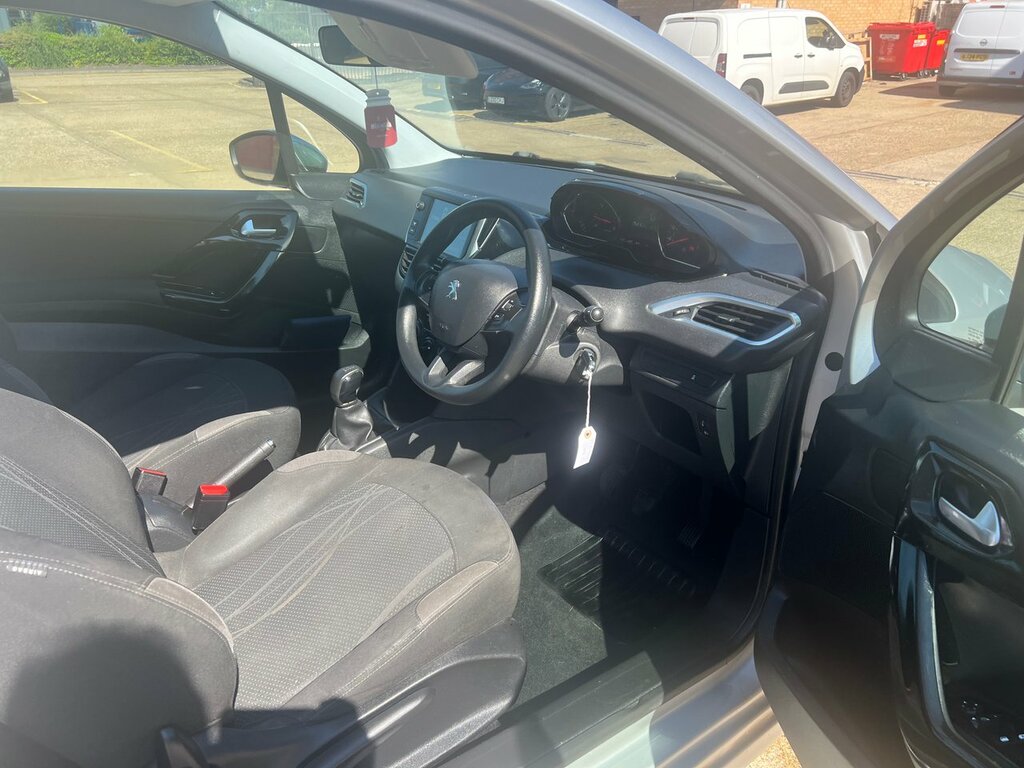 Peugeot 208 1.6 Thp Gti Prestige 208 Bhp Pan Roof White #10