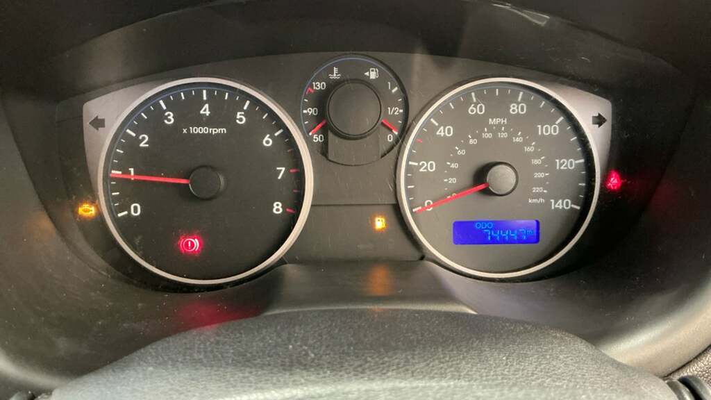 Hyundai I20 Active Red #9