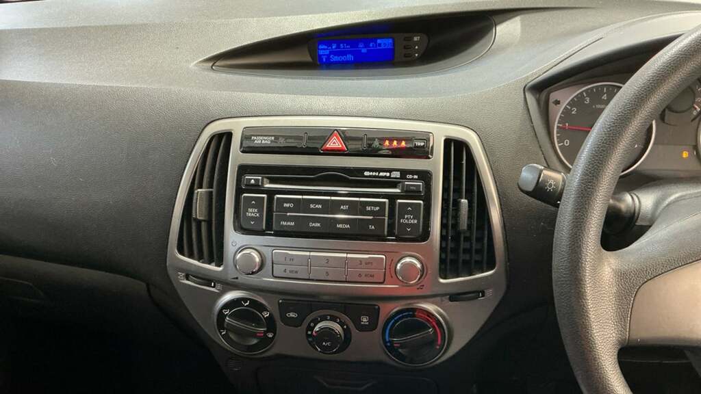 Hyundai I20 Active Red #10