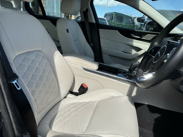 Jaguar XE Saloon 2.0 P250i Hse 2020 Blue #2
