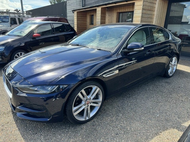 Jaguar XE Saloon 2.0 P250i Hse 2020 Blue #5