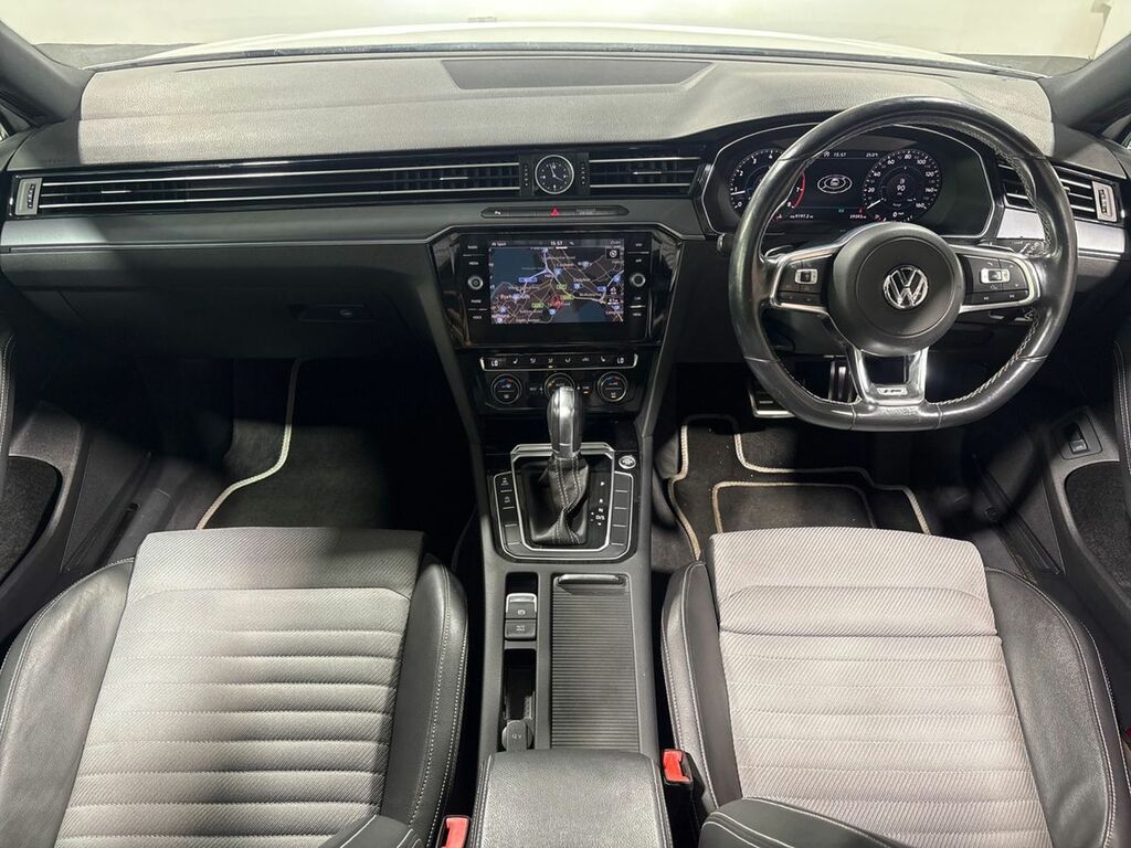 Volkswagen Passat 1.4 Tsi 150 R-line Dsg Panoramic Roof White