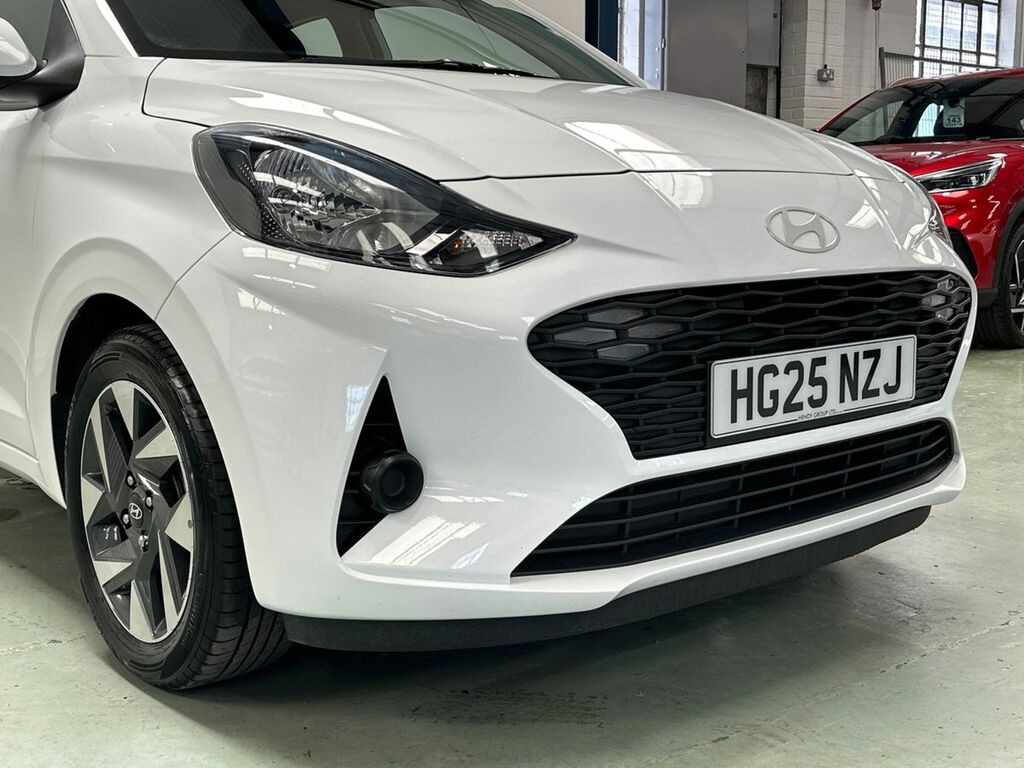 Hyundai I10 1.0 63 Advance Nav HG25NZJ White #3