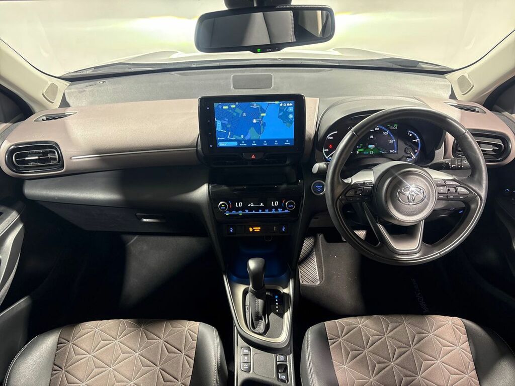 Toyota Yaris Cross 1.5 Hybrid Excel Cvt GY24KPT Grey #3