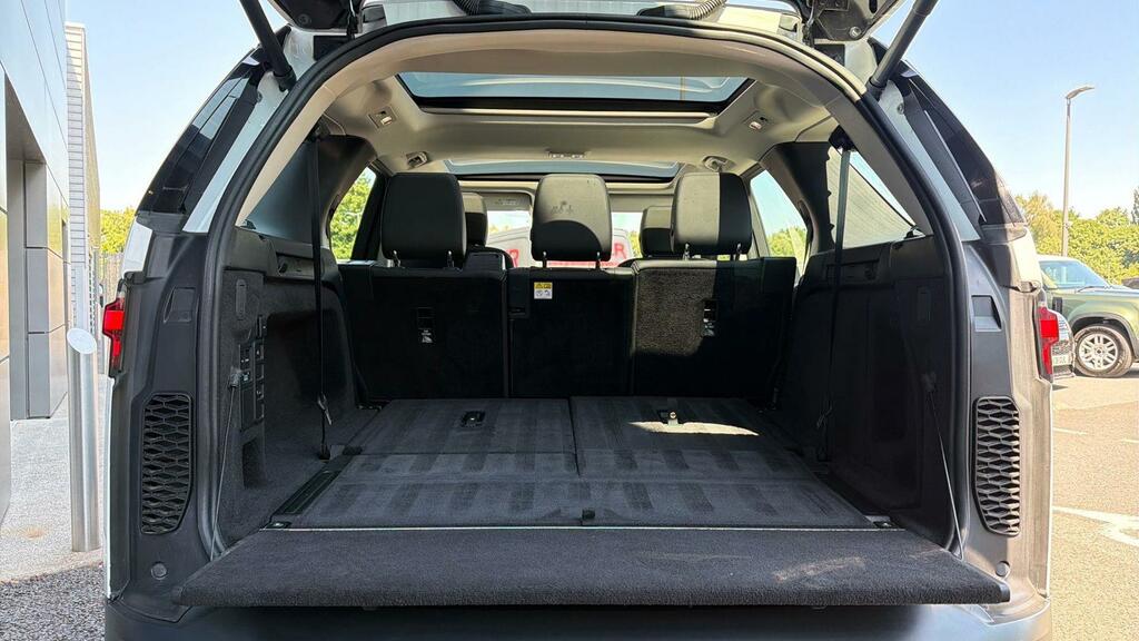 Land Rover Discovery 3.0 D250 S HT22KFO White #5