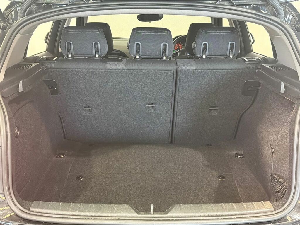 BMW 1 Series 118I 1.5 Sport Step HT16YFJ Black #6