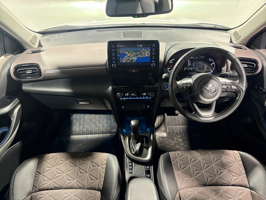 Toyota Yaris Cross 1.5 Hybrid Excel Cvt GV22GNN White #3