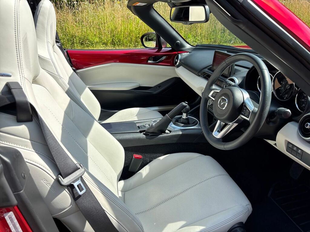 Mazda MX-5 RF Coupe #24