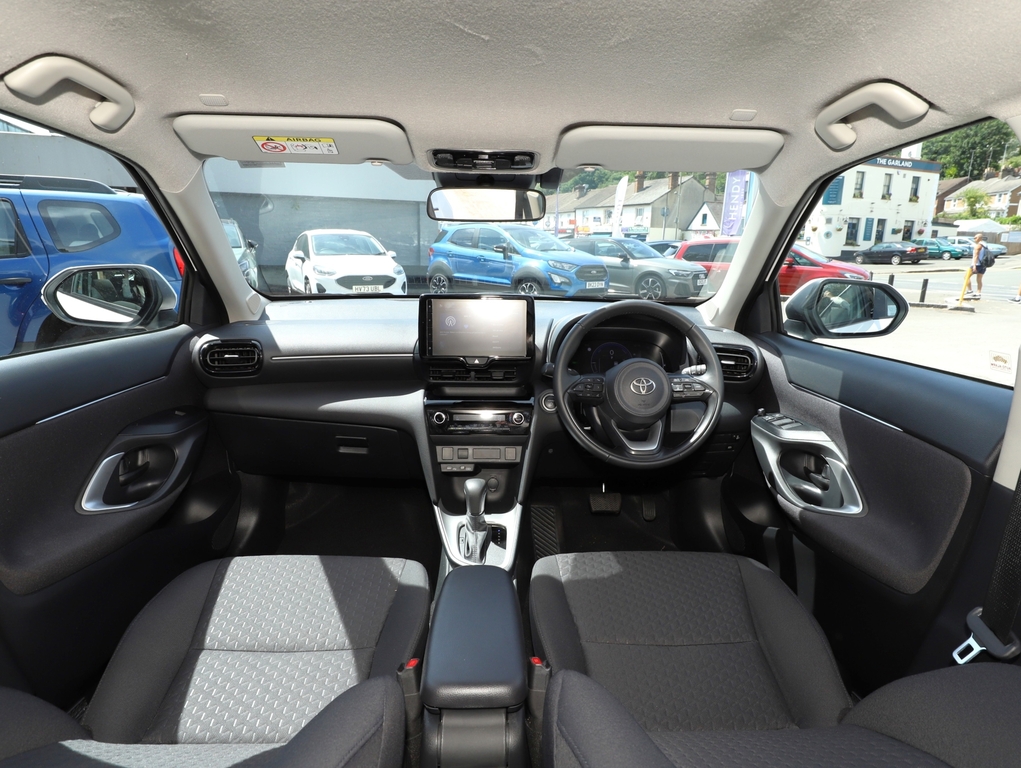 Toyota Yaris Cross 1.5 Hybrid Icon Cvt GY75VCO White #3