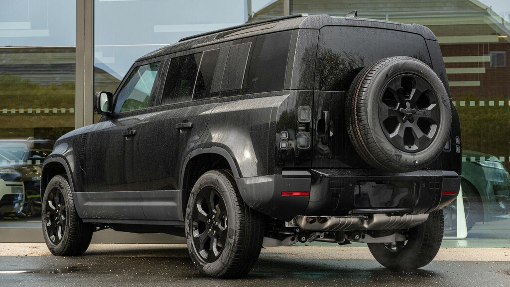 Land Rover Defender 110 3.0 D250 S 110 Black #2