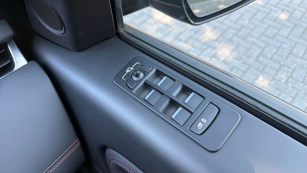 Land Rover Discovery Sport Discovery Sport D 4X2 Black #23