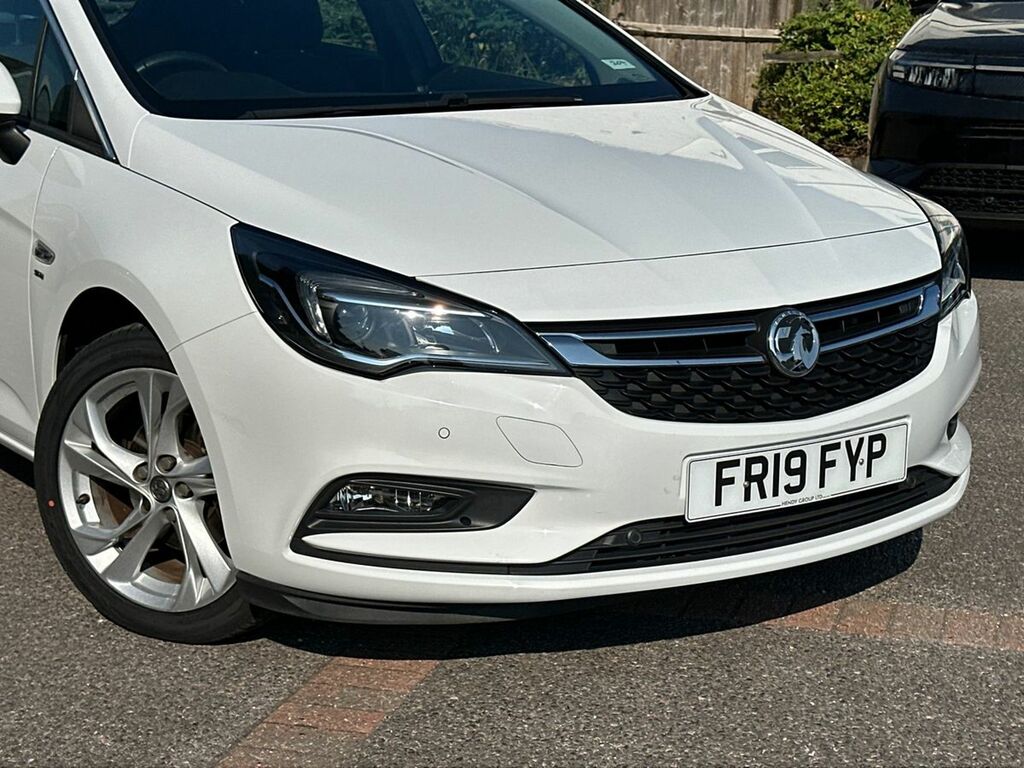 Vauxhall Astra 1.4T 16V 150 Sri Start Stop White #2