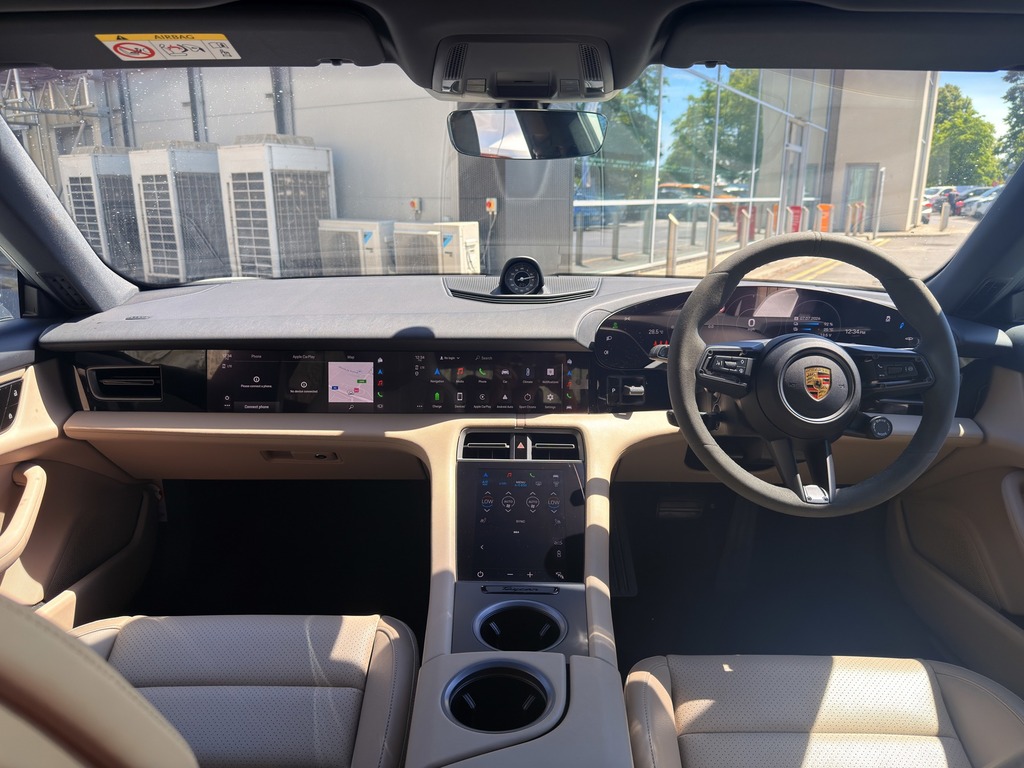 Porsche Taycan 390Kw 4S 79Kwh White #4