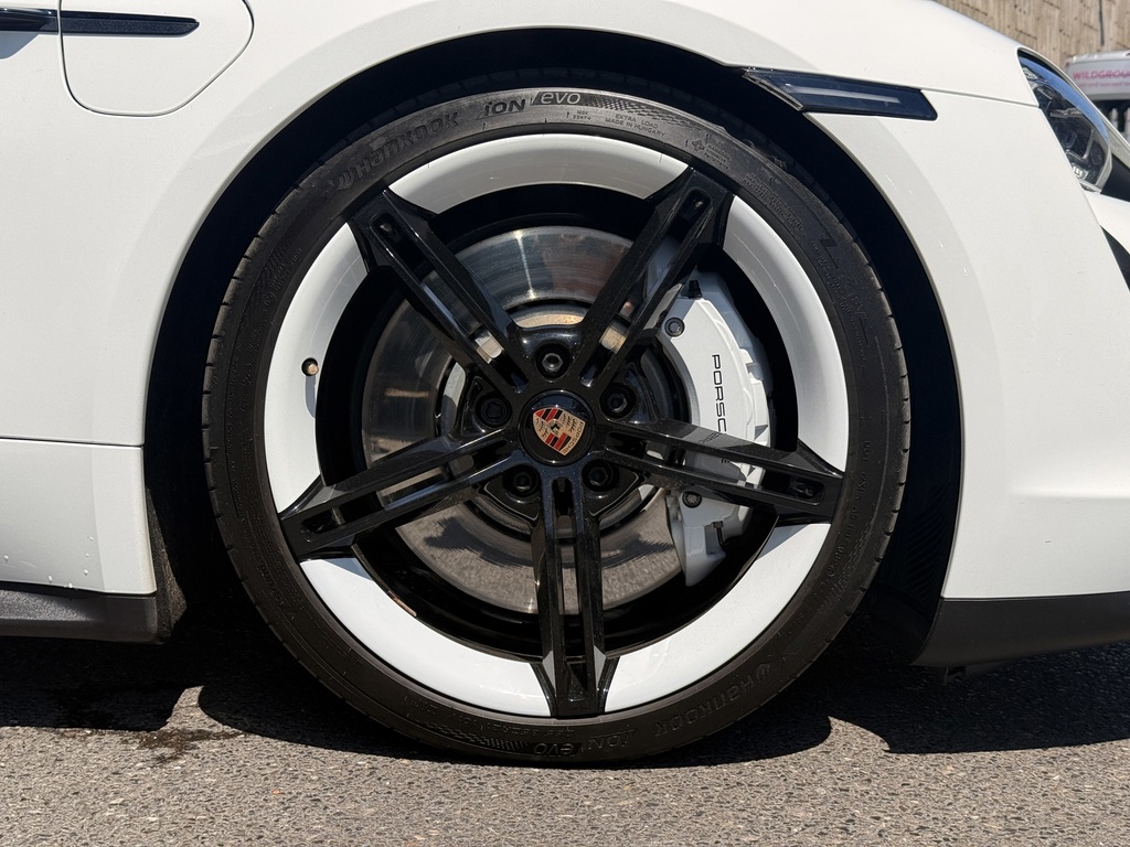 Porsche Taycan 390Kw 4S 79Kwh White #5