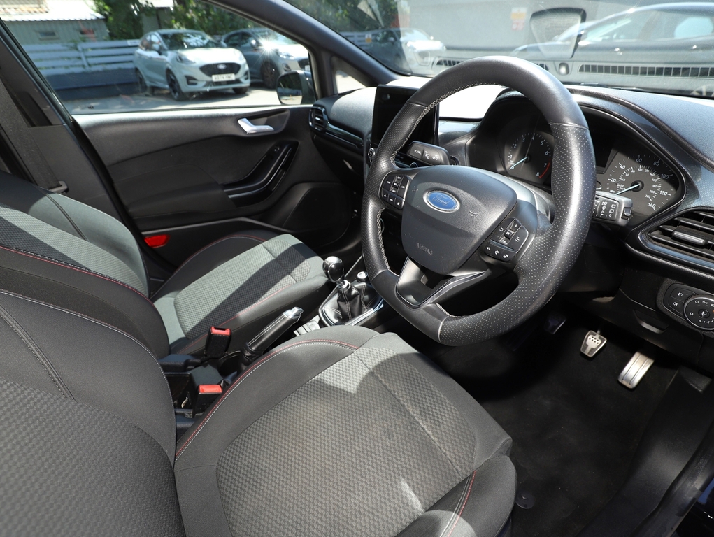 Ford Fiesta Hatchback Red #23