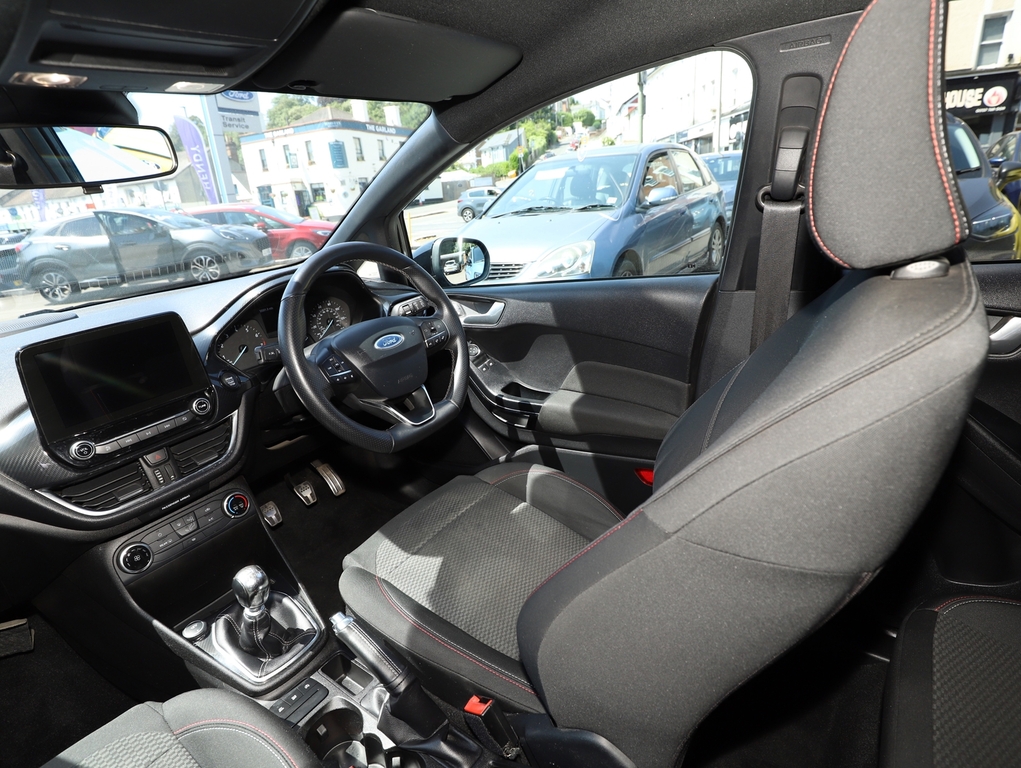 Ford Fiesta Hatchback Red #31