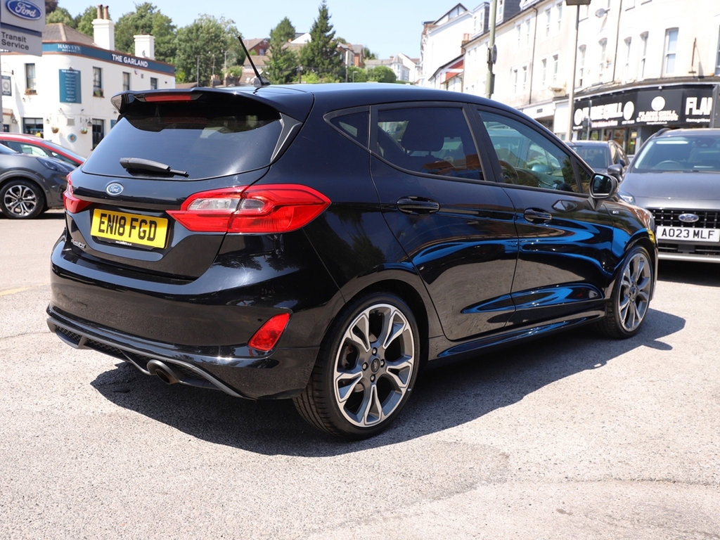 Ford Fiesta Hatchback Red #39