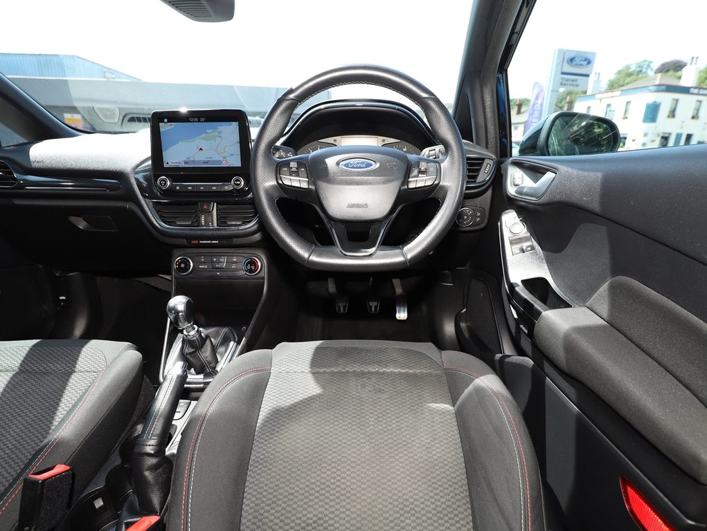 Ford Fiesta Hatchback Red #32
