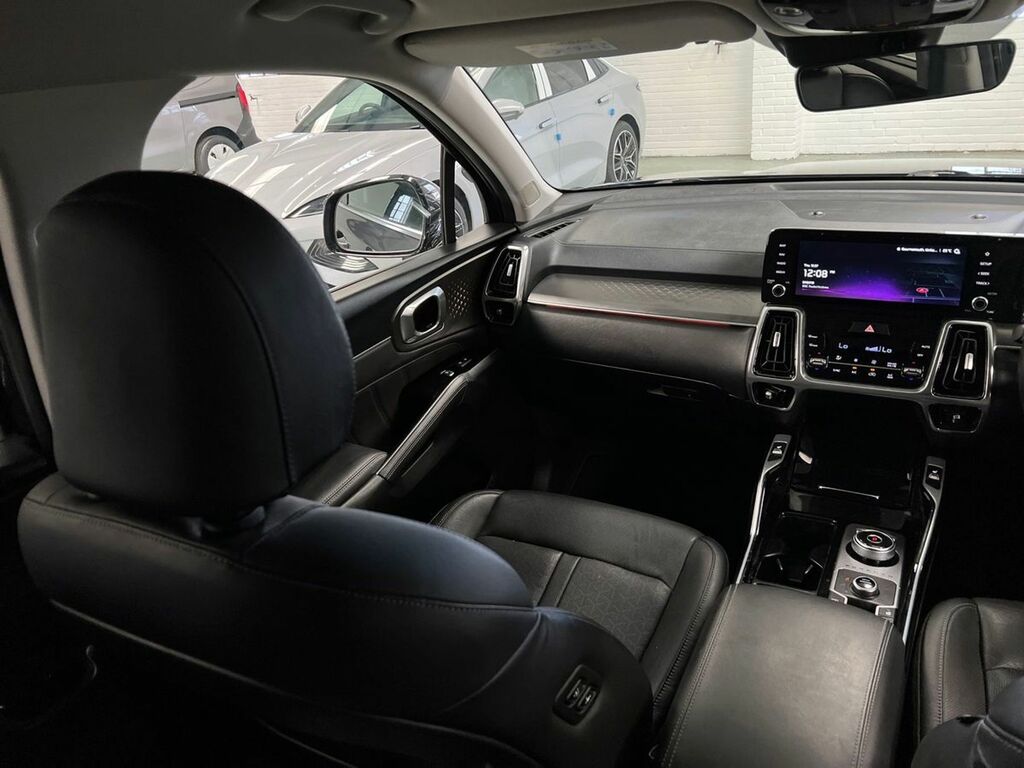 Kia Sorento 4 White #30