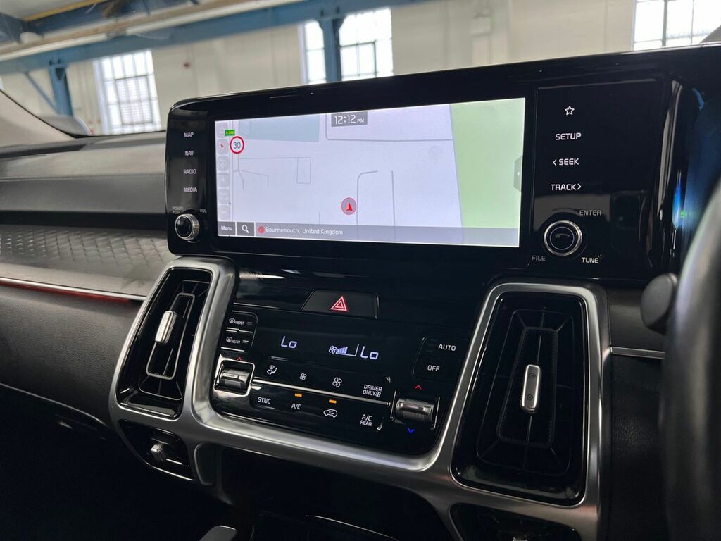 Kia Sorento 4 White #35