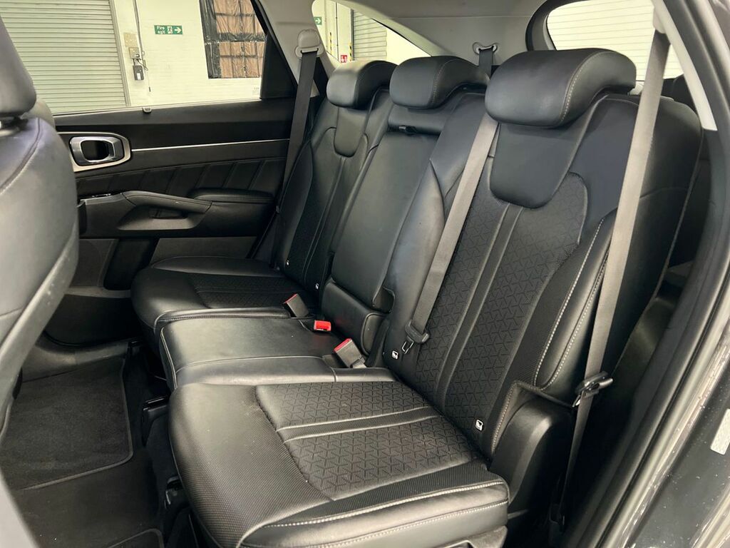 Kia Sorento 4 White #27