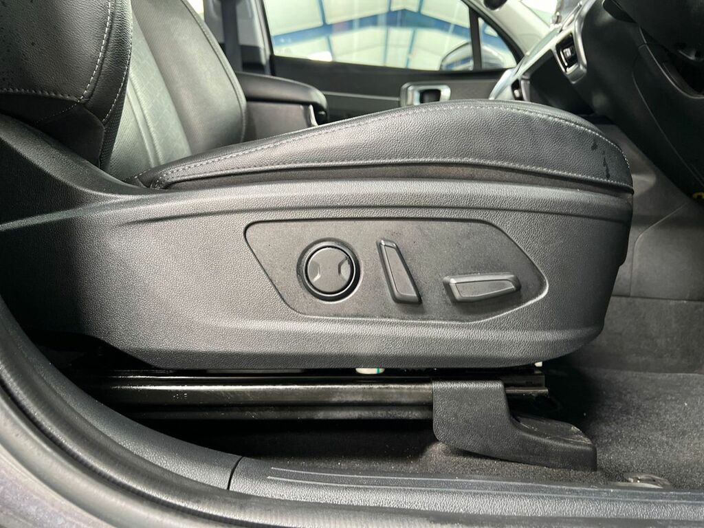 Kia Sorento 4 White #43