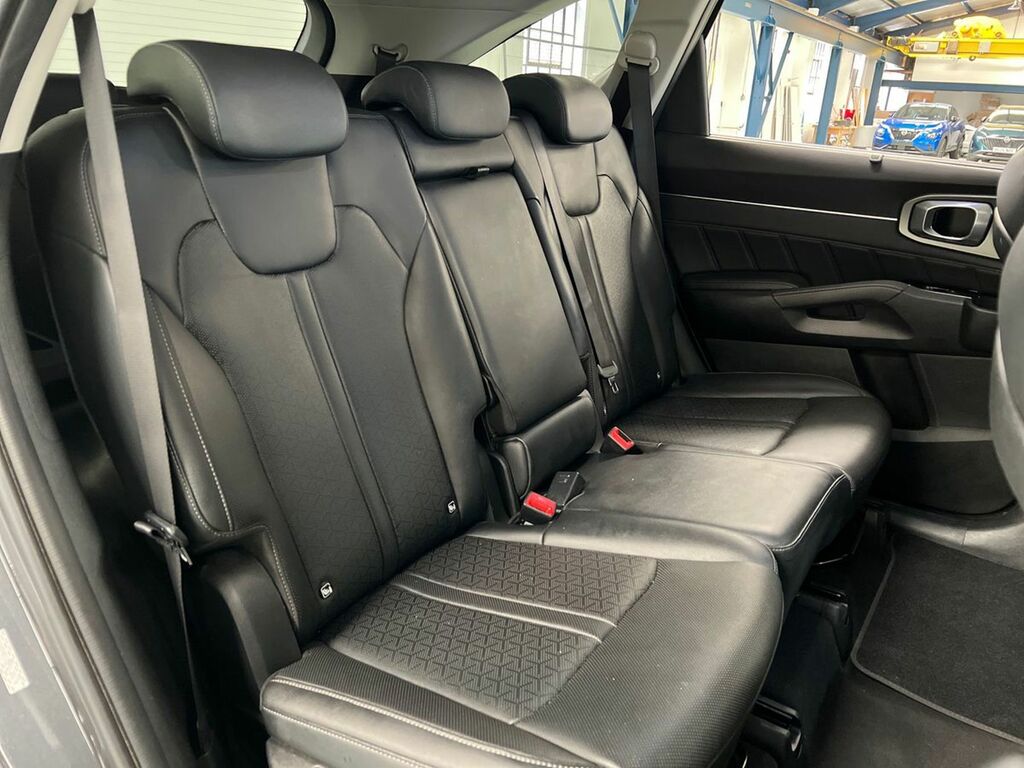 Kia Sorento 4 White #20