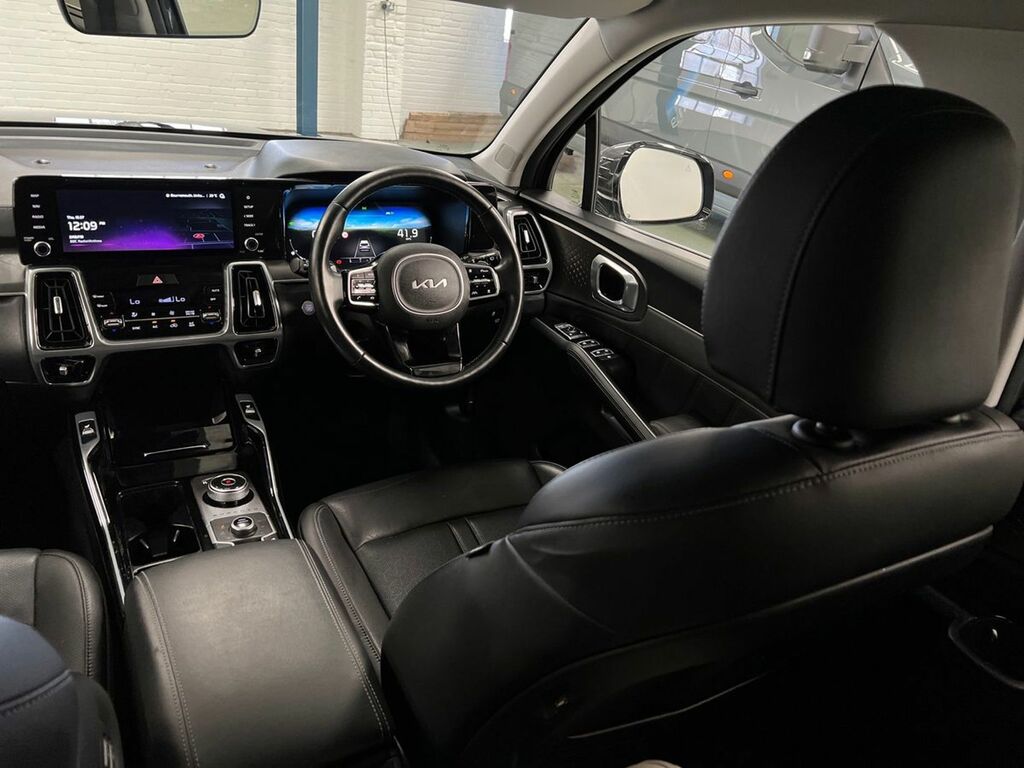 Kia Sorento 4 White #31