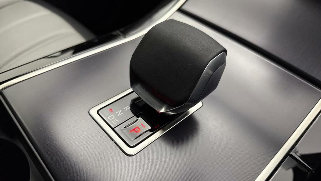 Land Rover Range Rover Evoque 2.0 D200 Dynamic Se KN25UOF Black #4