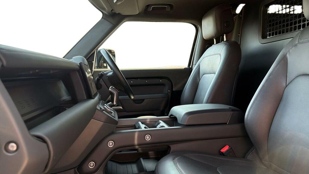 Land Rover Defender 90 3.0 D250 Hard Top X-dynamic Hse Black #2