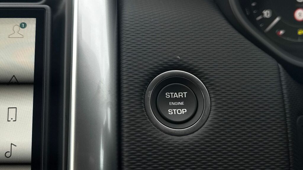 Land Rover Discovery D350 Dynamic Hse Black #38