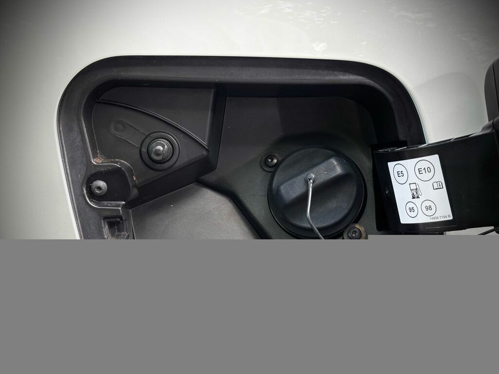 Renault Captur 1.3 Mild Hybrid 140 Techno White #2