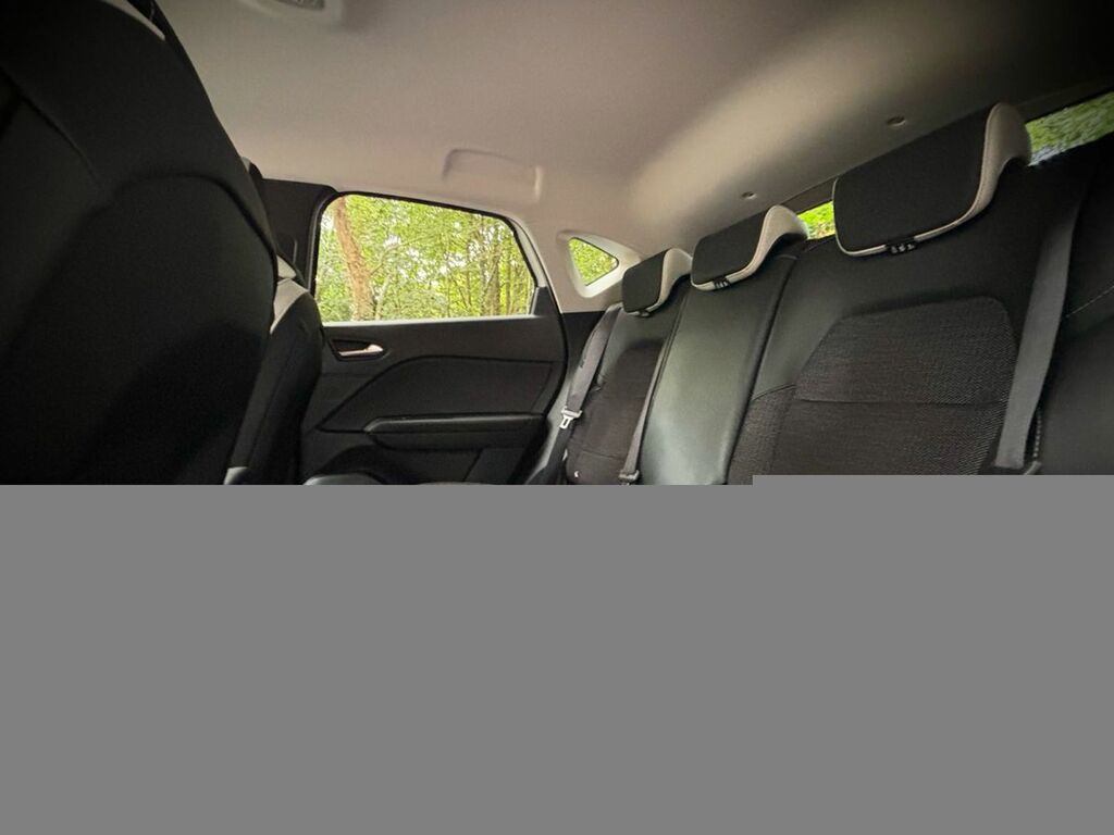 Renault Captur 1.3 Mild Hybrid 140 Techno White #3