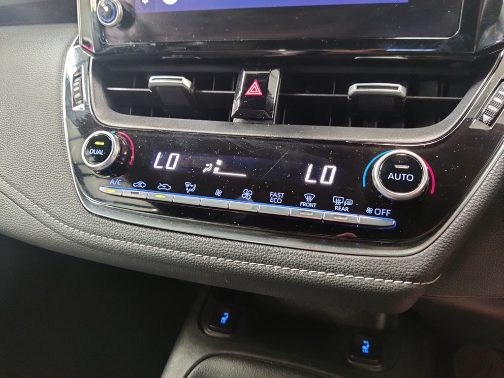 Toyota Corolla Corolla Excel Hev Cvt Black #38