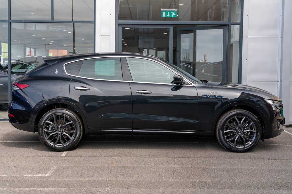 Maserati Levante Hybrid Gt #2