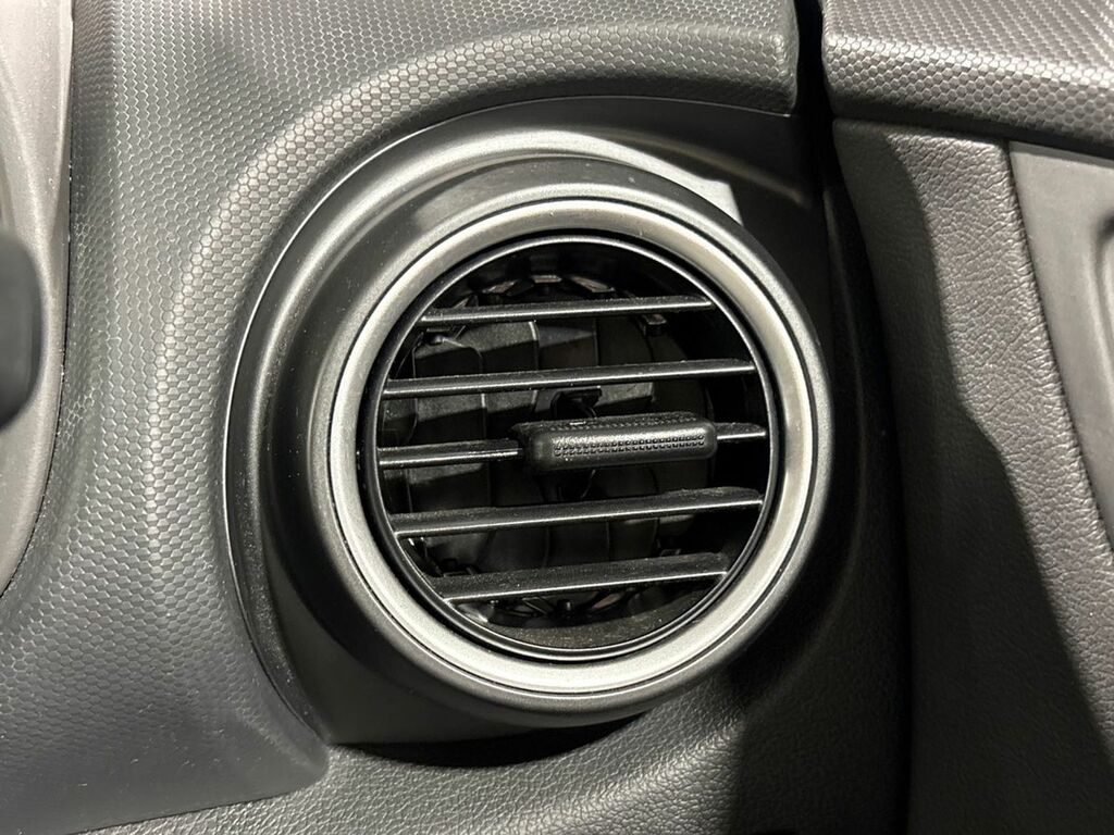 Hyundai Kona Se Yellow #15