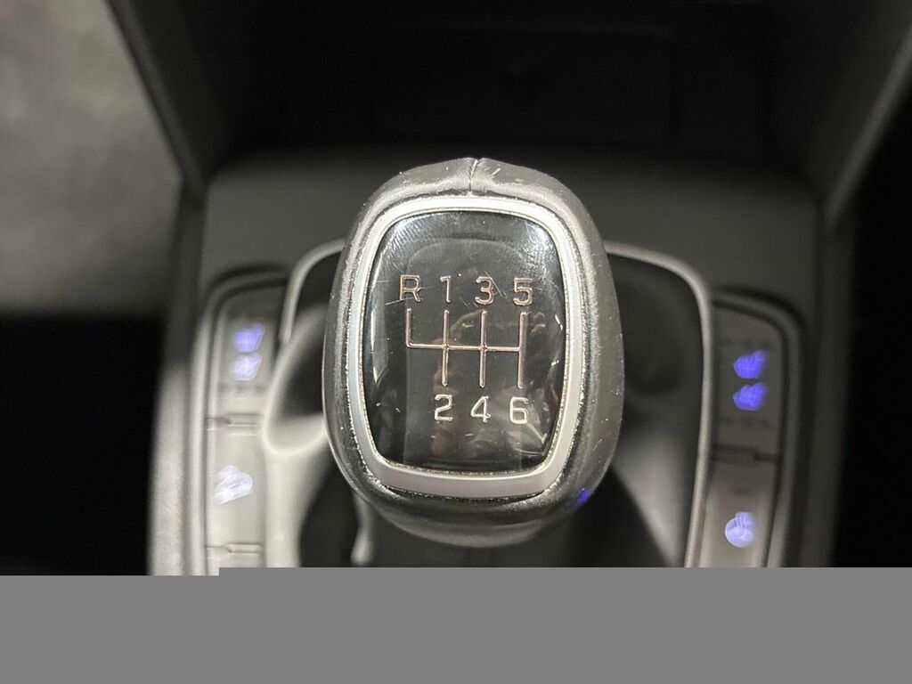 Hyundai Kona Se Yellow #18